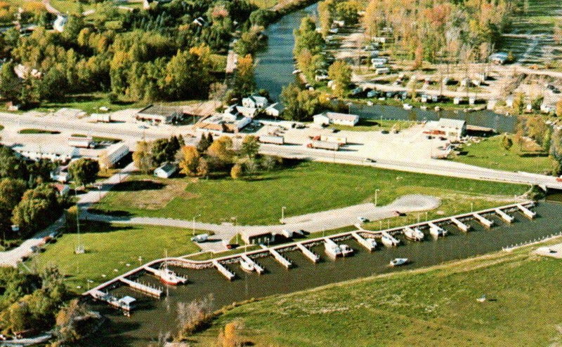 Lutzs Truck Stop and Motel - Vintage Postcard